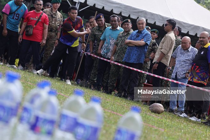 ZAHID HARI KELUARGA ATM