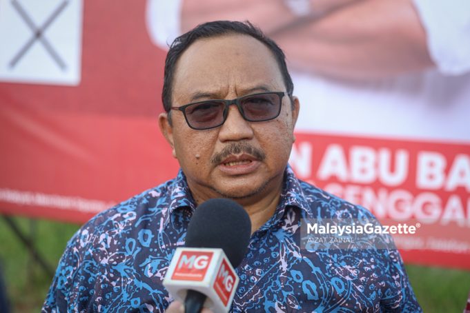 MENYANTUNI PENDUDUK SEKITAR