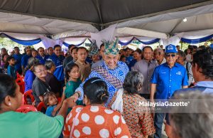 Zahid Hamidi Turun Santuni Masyarakat Orang Asli