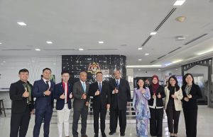 Saintis UTeM ke China jayakan penyelidikan bahan termaju dan nano teknologi Antarabangsa