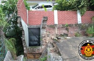 Tembok rumah di Bandar Baru Seri Petaling rosak akibat tanah runtuh
