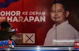 Poster Calon PH N.09 Bukit Gambir Mula Dipasang