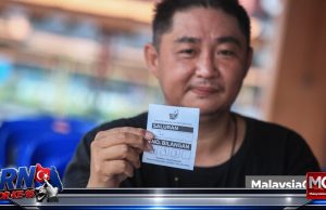 Pengundi Pertama Sanggup Tiba 30 Minit Awal Demi Tunaikan Tanggungjawab