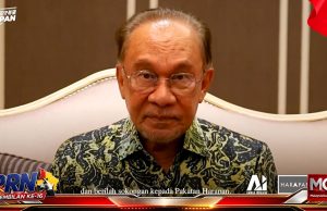 Dengan Rendah Diri, PM Anwar Rayu Undi Tentera Dan Polis