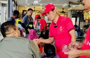 Saya bersama warga Bagan Pinang ketika sukar – Nasir