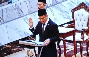 Zahari angkat sumpah Speaker DUN Johor baharu