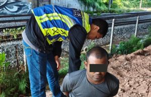 Dua lelaki cuba curi kabel landasan kereta api ditahan – KTMB