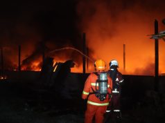 Gudang simpan racun kulat, racun perosak terbakar di Segambut