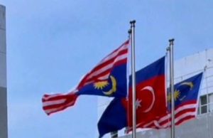 Jalur Gemilang, bendera Johor dipasang terbalik di Iskandar Puteri pula