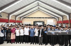 122 anak Pahang terima RM1,000 sumbangan belajar ke luar negara
