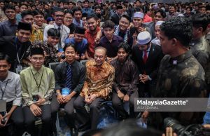 Baucar Buku Madani untuk pelajar luar negara, Anwar beri ‘lampu hijau’