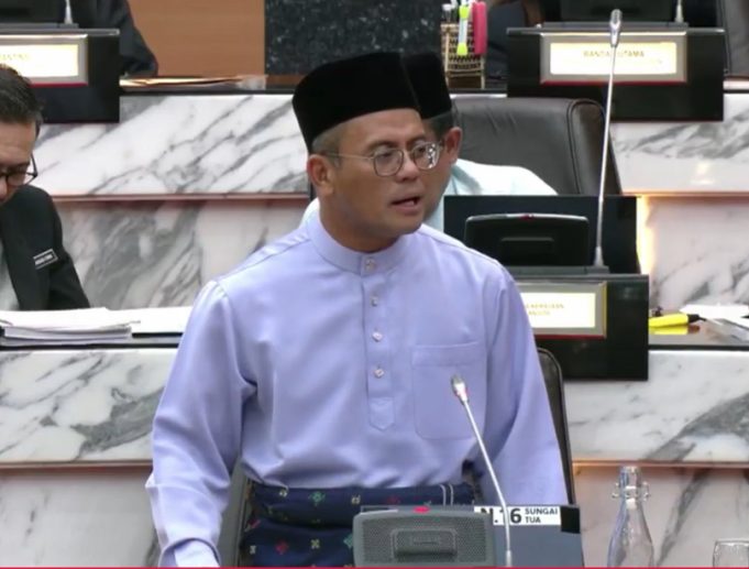 Menteri Besar Selangor, Datuk Seri Amirudin Shari membentangkan Rancangan Selangor Kedua (RS-2) di Dewan Undangan Negeri (DUN) Selangor.