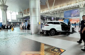 Pemandu wanita cedera SUV rempuh balai pelepasan KKIA