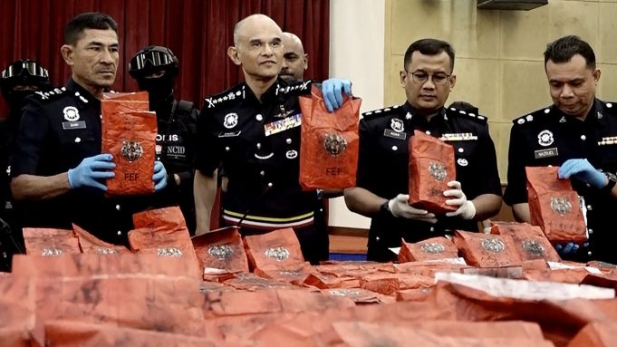Sidang media Ketua Polis Selangor, Datuk Shazeli Kahar.