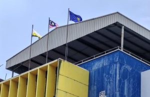 Kakitangan pasang bendera terbalik letak jawatan, MCA Perak mohon maaf
