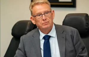 Australia politician admits texting ‘my job is boring’ during meeting