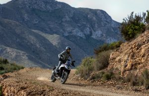 BMW R 1300 GS baharu tampil dengan gear automatik