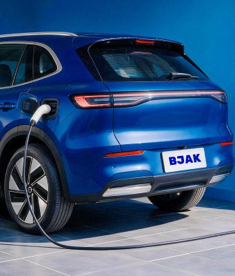 Insurans kereta EV di Malaysia perlu dinilai bersama kos pemilikan kenderaan elektrik. Ketahui perkara penting tentang perlindungan bateri, pengecas rumah dan liabiliti pihak ketiga serta bandingkan pilihan insurans melalui BJAK.