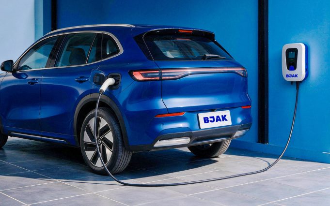20260921-143216 Insurans kereta EV di Malaysia perlu dinilai bersama kos pemilikan kenderaan elektrik. Ketahui perkara penting tentang perlindungan bateri, pengecas rumah dan liabiliti pihak ketiga serta bandingkan pilihan insurans melalui BJAK.