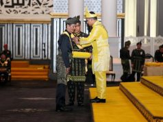 Eman Manan bergelar Datuk