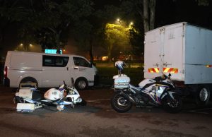 Polis lepas tembakan sepasang kekasih lari pemeriksaan, langgar anggota URB