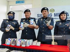 Kastam rampas 701 iPhone seludup disorok dalam kotak sayur