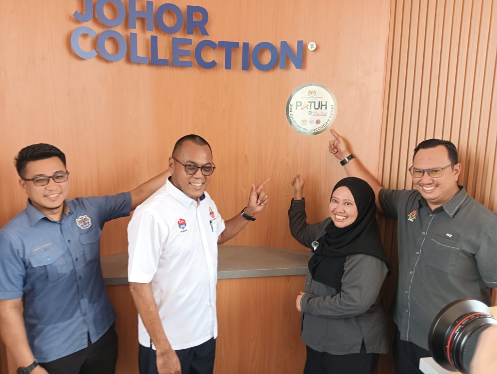 Lilis (dua kanan) berkata, program tersebut akan diperluaskan ke seluruh Johor mulai tahun depan