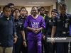 Peguam nafi Abdul Azeez berkeras mahu pakai baju lokap, gari