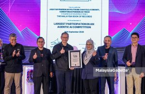 POLYCC perlu jadi peneraju budaya AI, bukan sekadar pengguna – Zambry