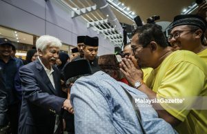 Tuanku Muhriz Disambut di KLIA