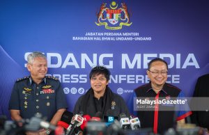 Kemelut Negeri Sembilan perlu kembali kepada undang-undang tubuh negeri – Azalina