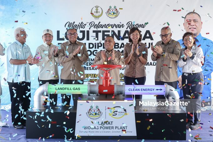 PELANCARAN LOJI TENAGA BOLEH DIPERBAHARUI BIOGAS 2MW Menteri Besar Perak, Datuk Seri Saarani Mohamad melancarkan Rasmi Loji Tenaga Boleh Diperbaharui Biogas 2MW di Tapak Loji Tenaga Boleh Diperbaharui Biogas, Lahat. Foto ABDULLAH YUSOF, 28 SEPTEMBER 2026.