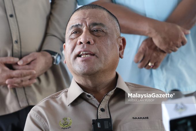 PELANCARAN LOJI TENAGA BOLEH DIPERBAHARUI BIOGAS 2MW Menteri Besar Perak, Datuk Seri Saarani Mohamad pada sidang media Majlis Pelancaran Rasmi Loji Tenaga Boleh Diperbaharui Biogas 2MW di Tapak Loji Tenaga Boleh Diperbaharui Biogas, Lahat. Foto ABDULLAH YUSOF, 28 SEPTEMBER 2026.