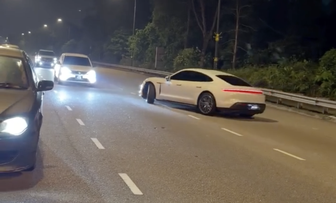 PORSCHE-LAWAN-ARUS