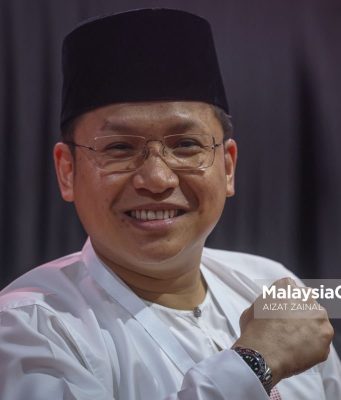 Ketua Pemuda UMNO Johor, Noor Azleen Ambros
