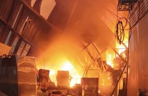 Kilang peti ais, perkakas dapur di Kg Baru Subang terbakar